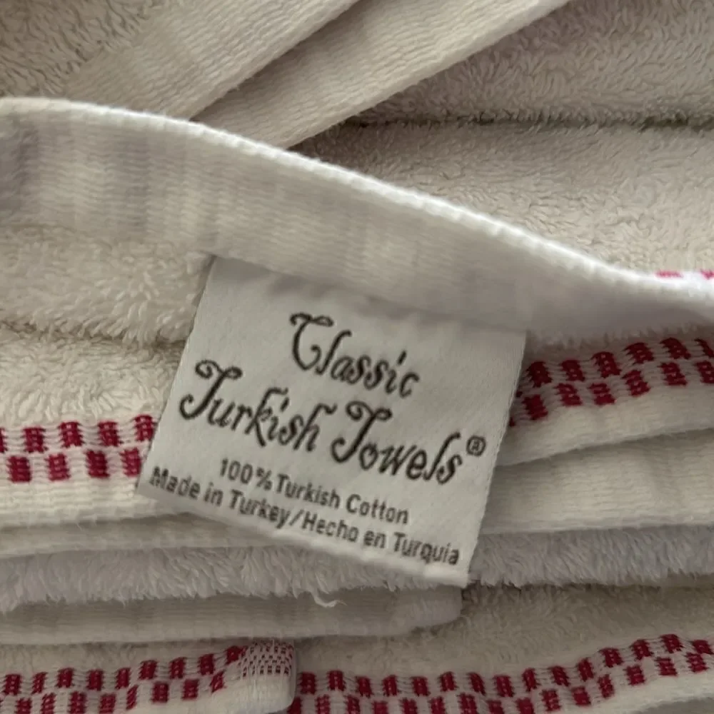 BUNDLE OF 4  CLASSIC TURKISH TOWELS.